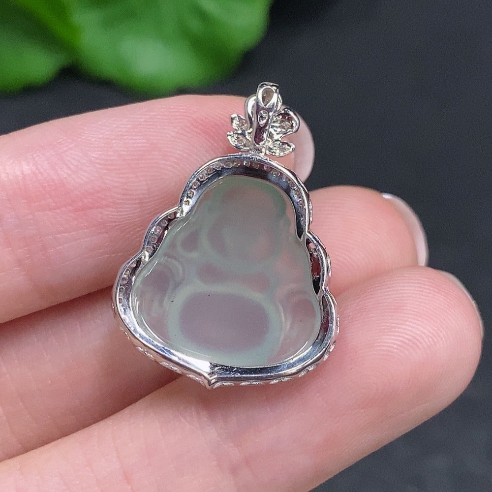 Jadeite Buddha pendant with 18k gold and diamond accents, crafted by HUILIU HQ, weighing approximately 2.8g.