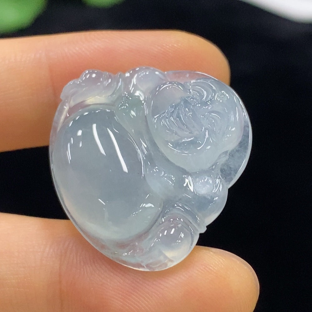 Huiliu HQ Jadeite Buddha pendant made of green jade, featuring a detailed Buddha figure, certified by Huiliu.