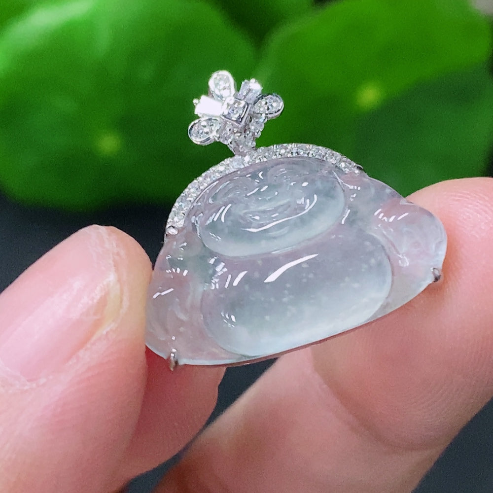 Jadeite Buddha pendant by HUILIU HQ featuring 18K gold accents and diamond details, weighing approximately 2.54g.