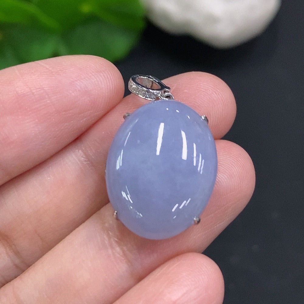 HUILIU HQ jadeite cabochon pendant with 18k gold setting and diamond accents, weighs approx. 4.7g, elegant jewelry piece