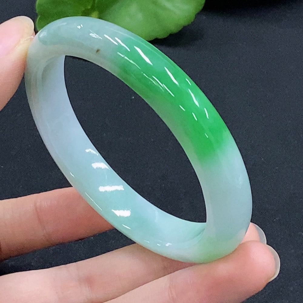 HUILIU HQ jadeite circle bracelet size 53 with approximately 40.17g weight, featuring smooth green jade beads on a delicate bracelet.
