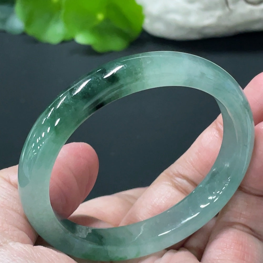 HUILIU HQ jadeite Imperial Concorde bracelet with 50.1/44.8 size, featuring polished jade stones, total weight approx. 30.68g.