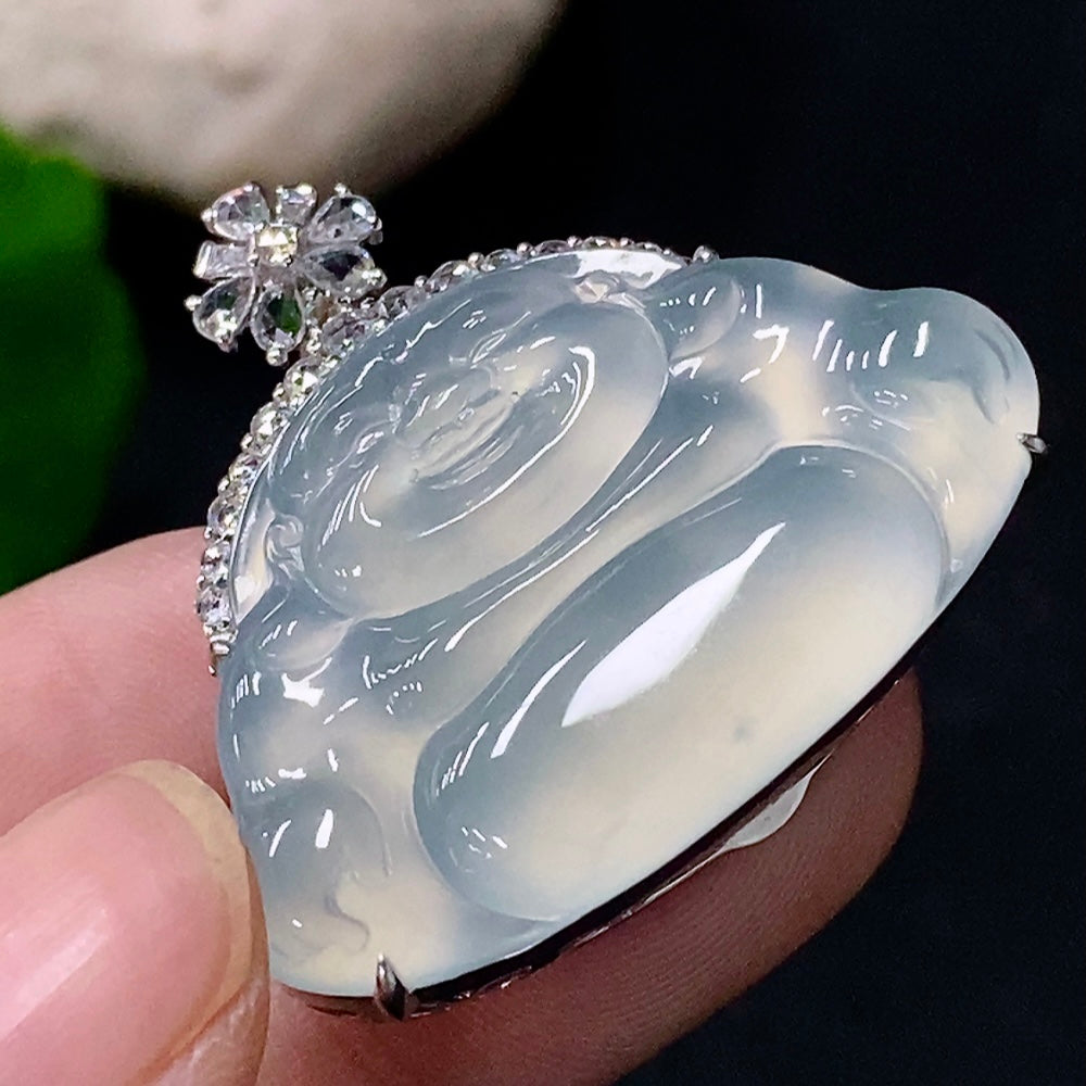 Jadeite inlaid Buddha pendant with diamond accents, crafted by HUILIU HQ, 18k gold, weighing approximately 10.22 grams.
