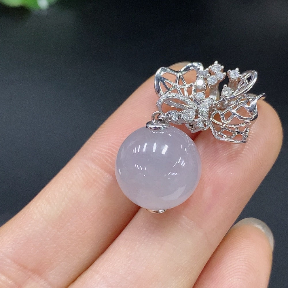 HUILIU HQ jadeite inlaid pendant in 18k gold, featuring intricate jade design, total weight approx. 6.05g, elegant jewelry piece