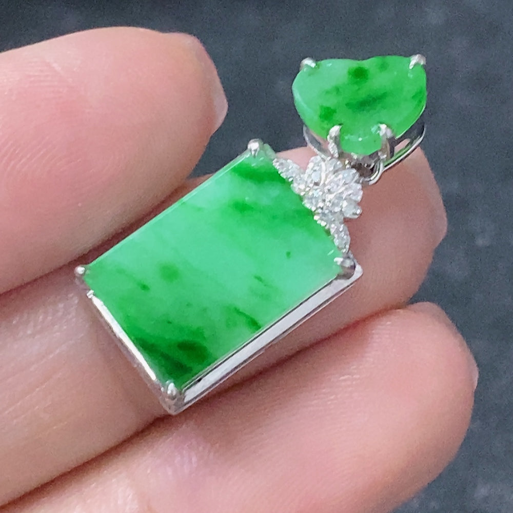 HUILIU HQ Jadeite inlaid plain pendant in 18k gold with diamond accent, showcasing a smooth jade surface and elegant design.