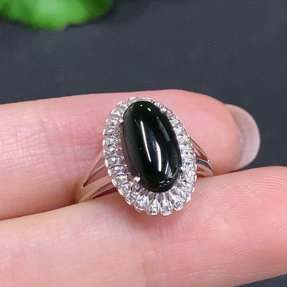 Huiliu certified jadeite inlaid ring with a smooth surface and no markings, showcasing intricate jade craftsmanship.