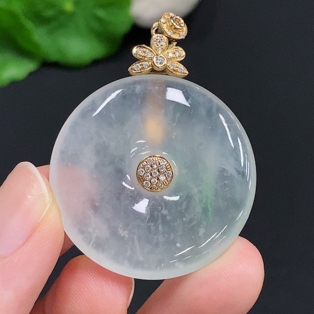 Jadeite Peace Button with 18K gold clasp and diamond accents, crafted by HUILIU HQ, weighing approximately 15g.