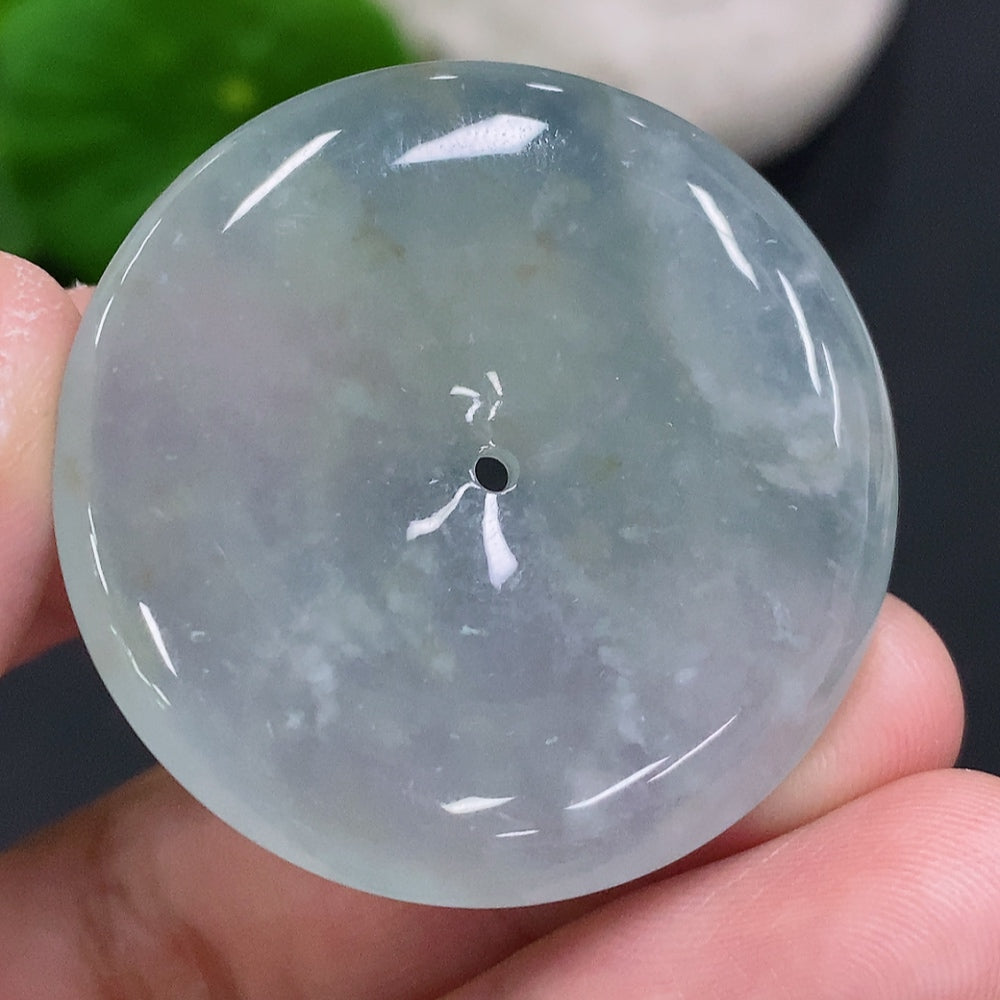 HUILIU HQ Jadeite Peace Knot pendant, approximately 16.4g, crafted from green jade with intricate knot design.