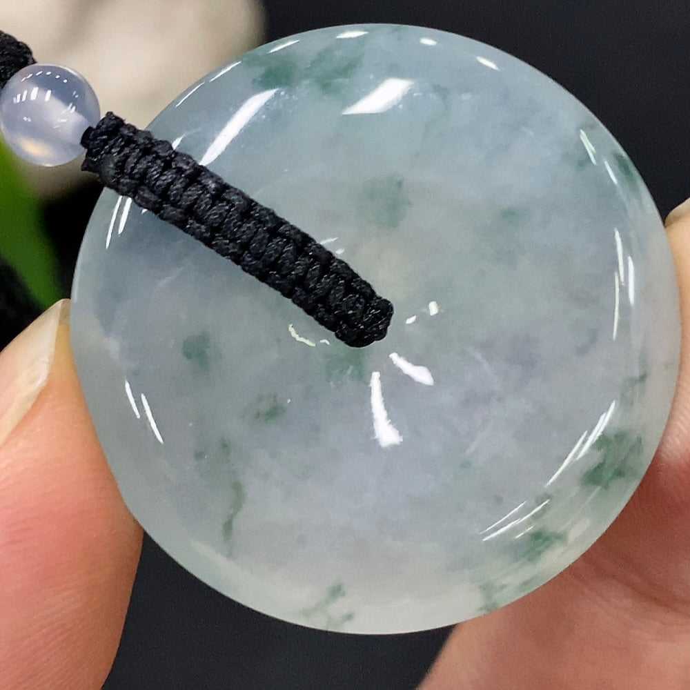 HUILIU HQ jadeite peace pendant with knot design, weighing approx. 13.89g including rope, featuring natural jade beads.