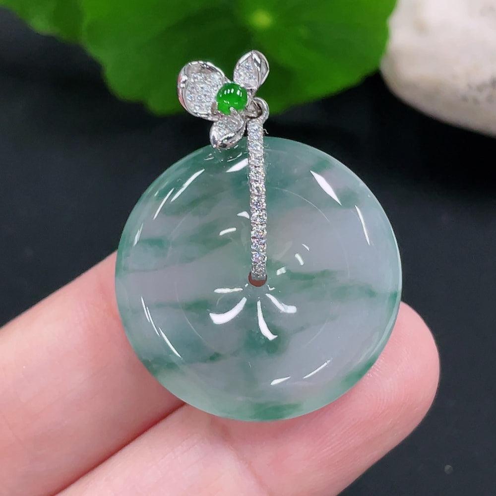 HUILIU HQ jadeite pendant featuring a peace buckle design with an 18k buckle head, weighing approximately 8.6g, non-diamond.
