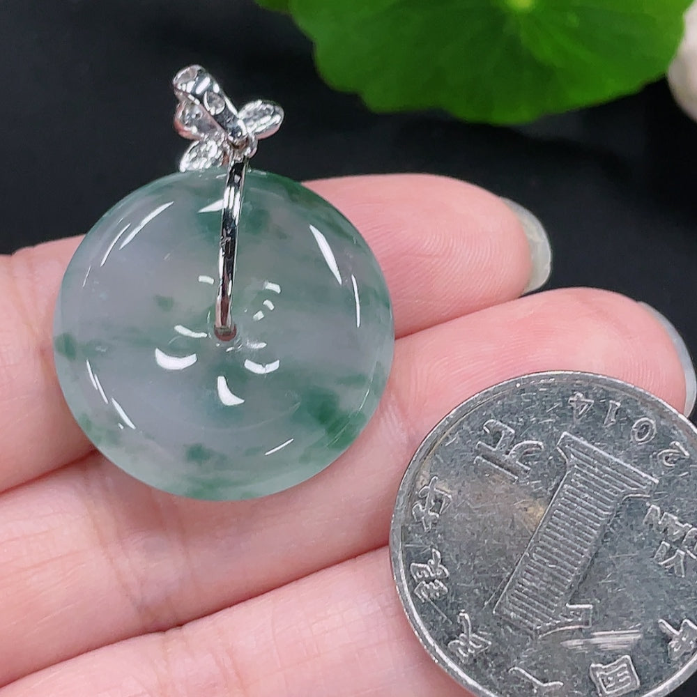 HUILIU HQ jadeite pendant featuring a peace buckle design with an 18k gold buckle head, weighing approximately 8.6g, non-diamond.