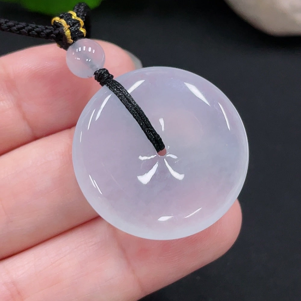 HUILIU HQ jadeite pendant featuring a peace buckle design, weighing approximately 10.77g, showcasing vibrant green jade material.