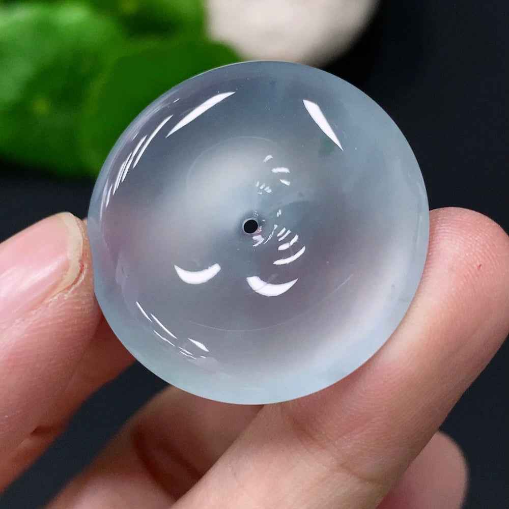 HUILIU HQ Jadeite pendant in a peace ring design, weighing 9.422g, crafted from smooth green jade with intricate details.