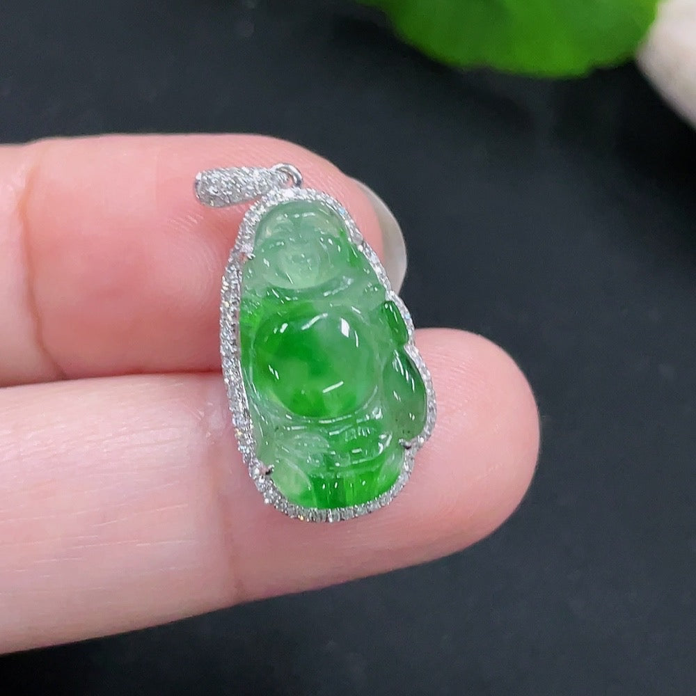 HUILIU HQ jadeite pendant with 18K gold setting accented with small diamonds, showcasing a polished green jade stone.