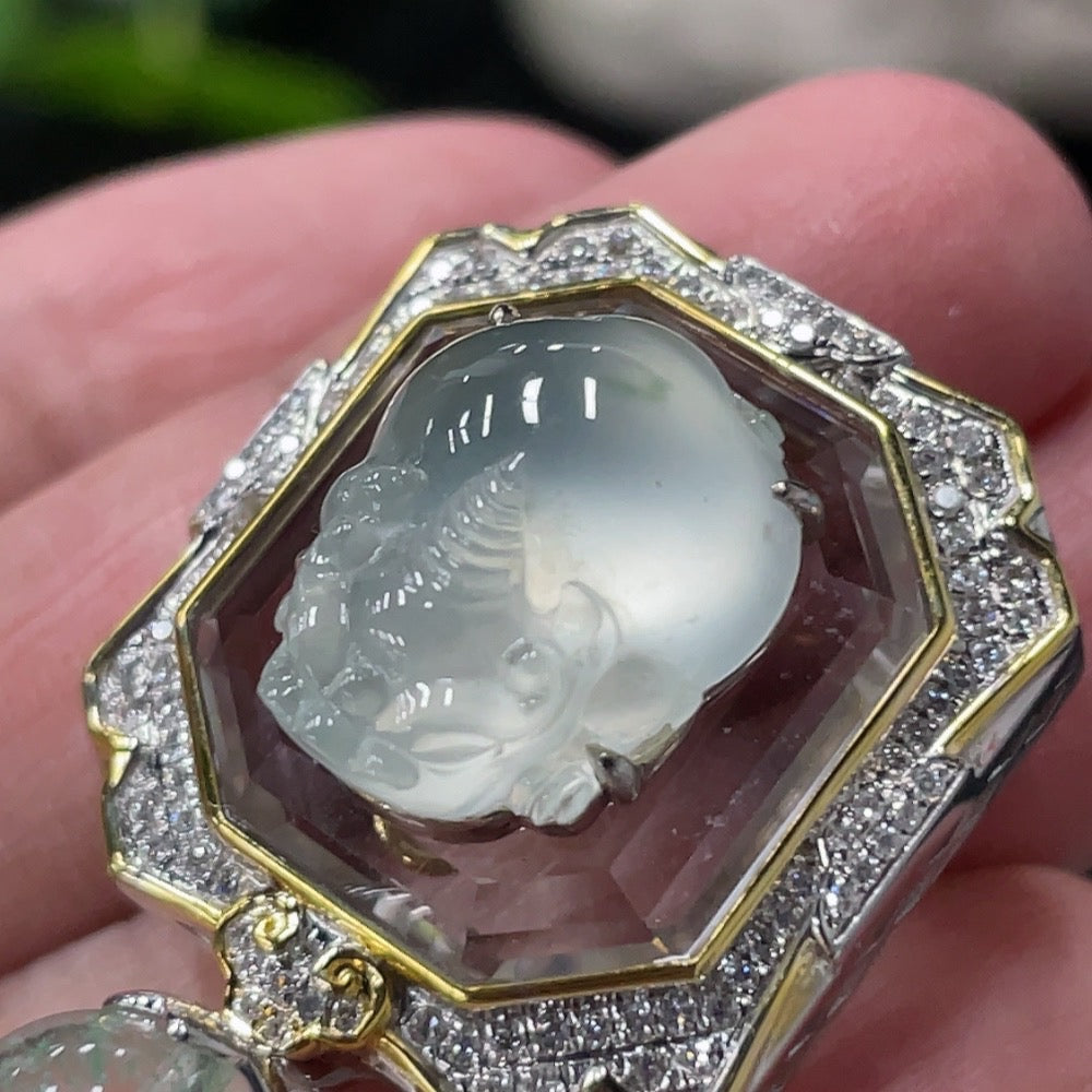Huiliu Jadeite Pixiu pendant inlaid with diamonds, featuring accent stones, crafted from high-quality jade, certified by Huiliu.
