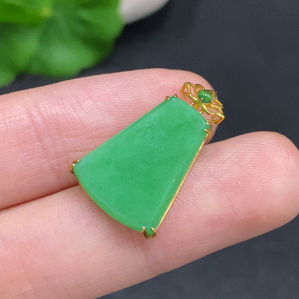 Huiliu HQ jadeite plain pendant with smooth, polished surface, showcasing natural green jade stone and elegant craftsmanship.