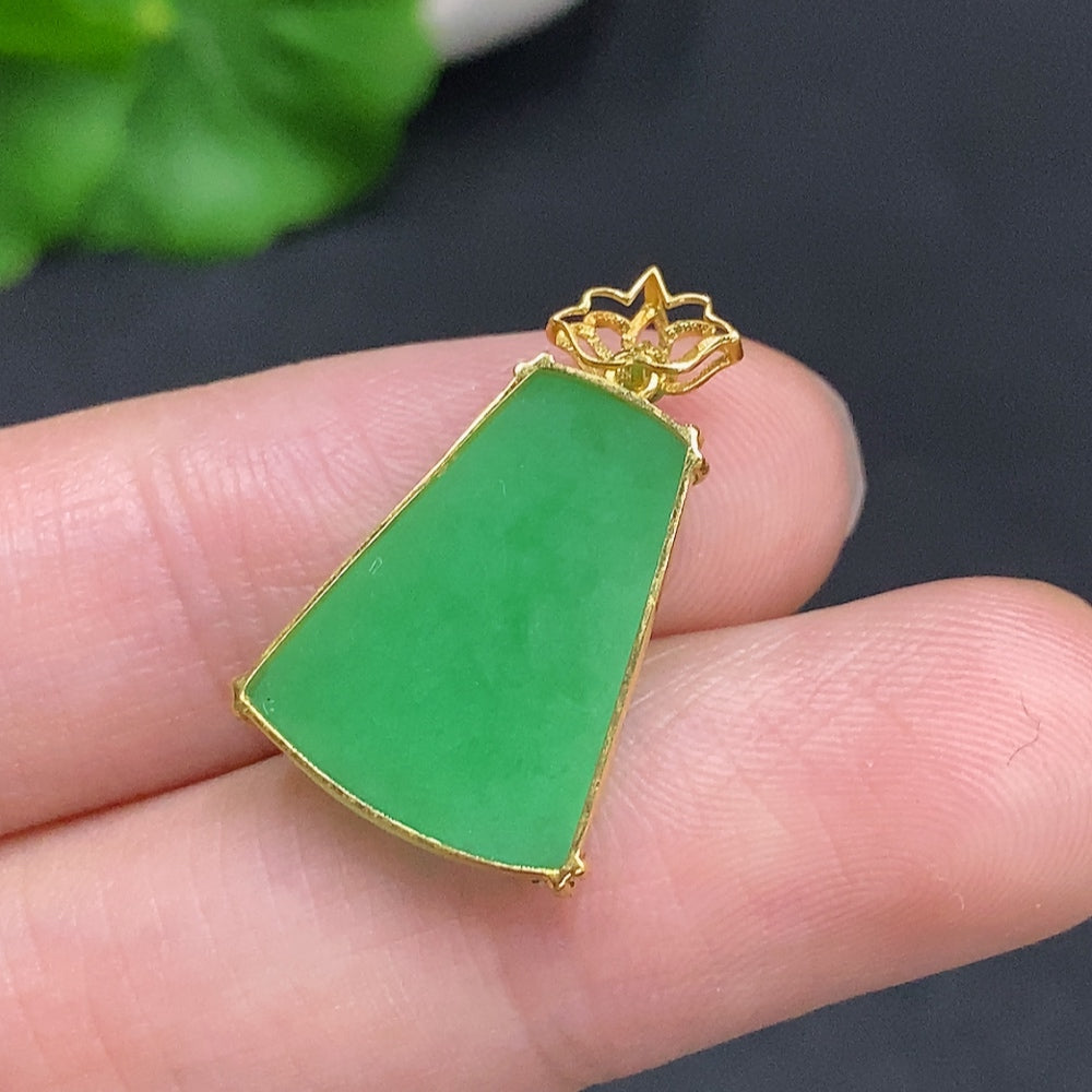 Huiliu HQ jadeite plain pendant showcasing smooth, polished green jade with natural variations and a simple, elegant design.