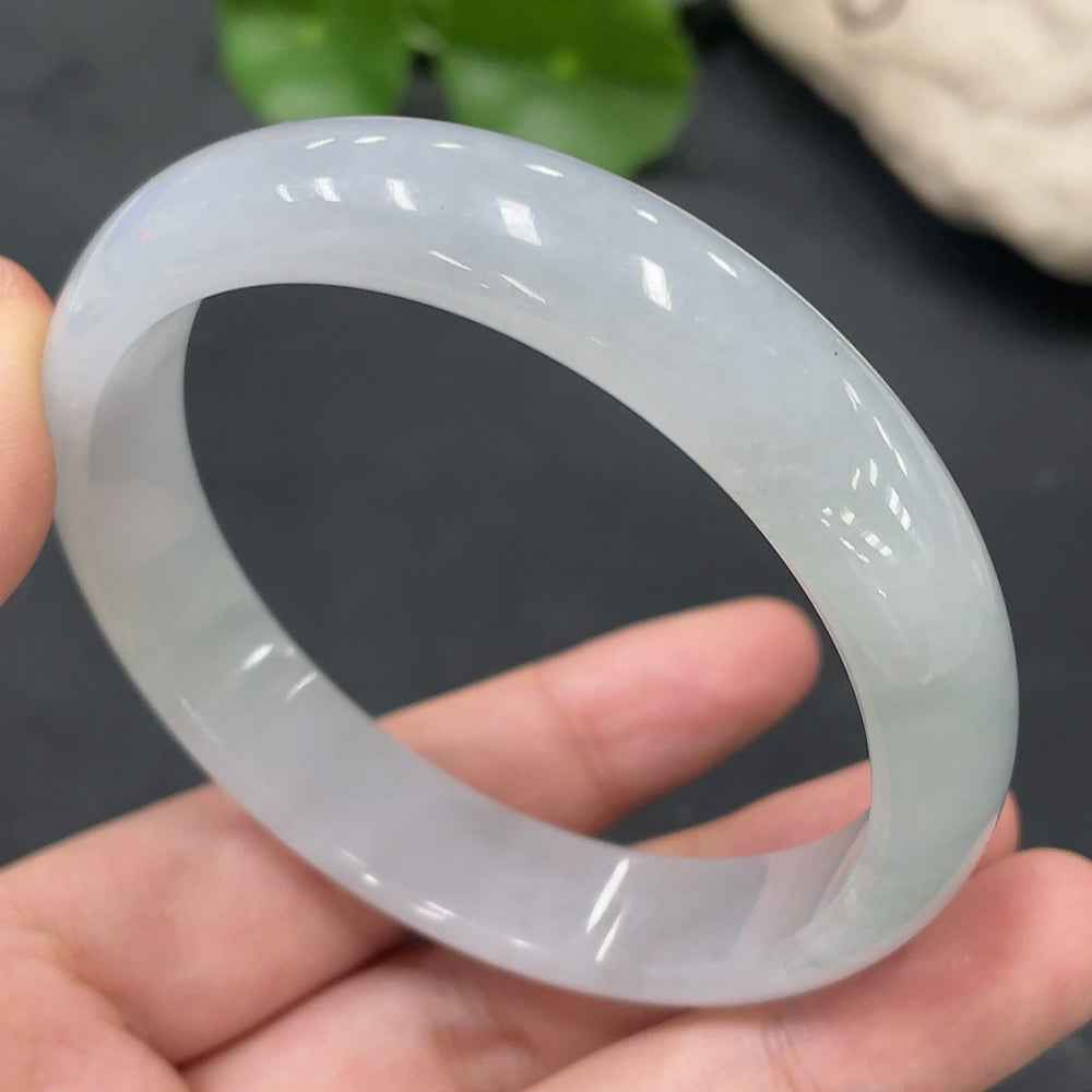 Huiliu HQ Jadeite regular bangle, natural green jade with smooth polished surface, certified jade jewelry accessory.