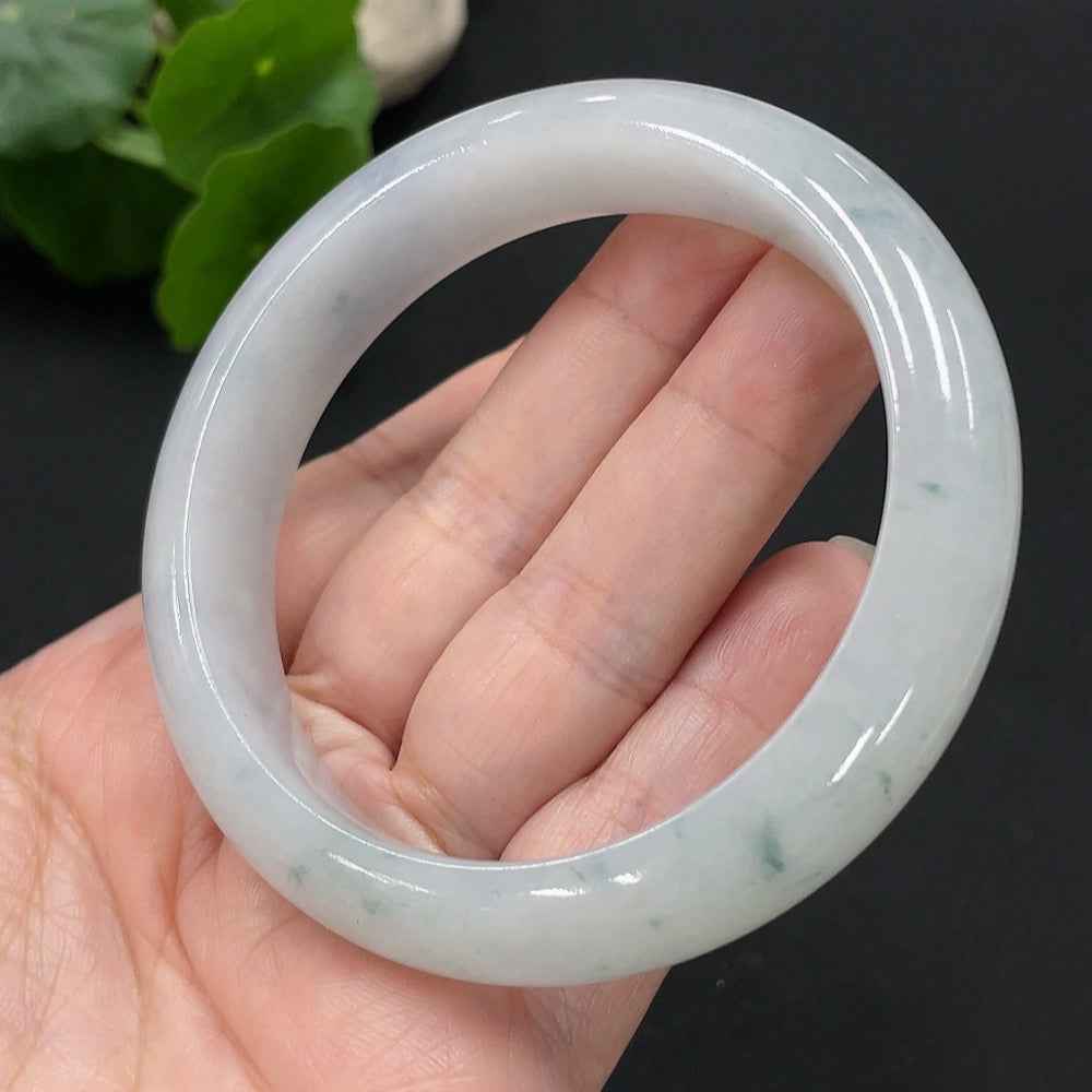 Huiliu HQ jadeite round bangle, natural green jade jewelry, Huiliu Certified, smooth and polished jade bracelet.