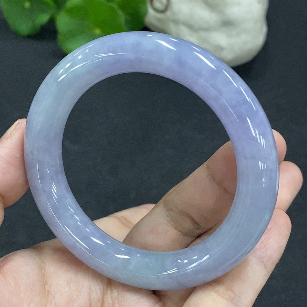 Huiliu HQ jadeite round bangle, size 54.8, weighing approx. 67.1g, featuring a smooth, polished green jade surface.