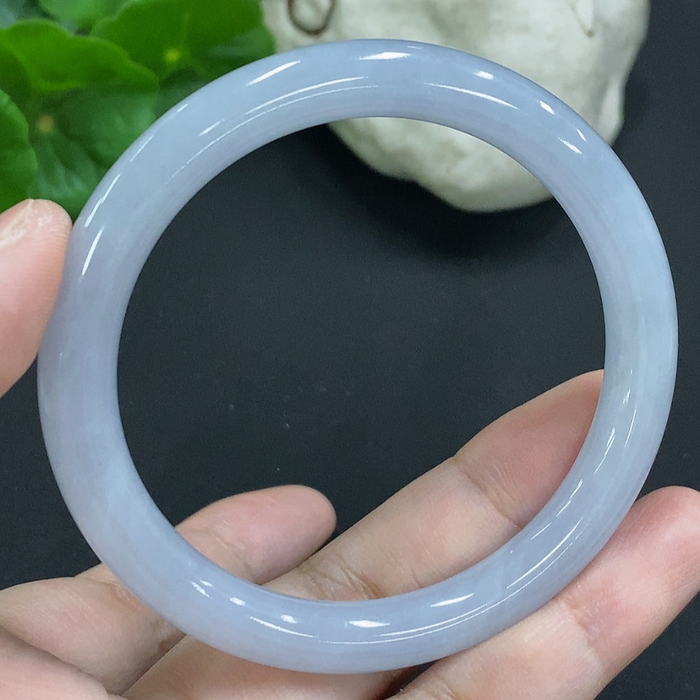 HUILIU HQ jadeite round bangle, size 55, with a total weight of 33.1g, showcasing smooth, polished jadeite surface.