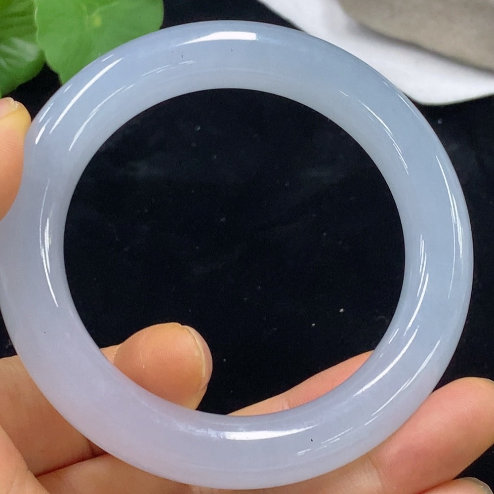 HUILIU HQ jadeite round bangle in size 56.7, featuring smooth polished surface and a total weight of approximately 72.66g.
