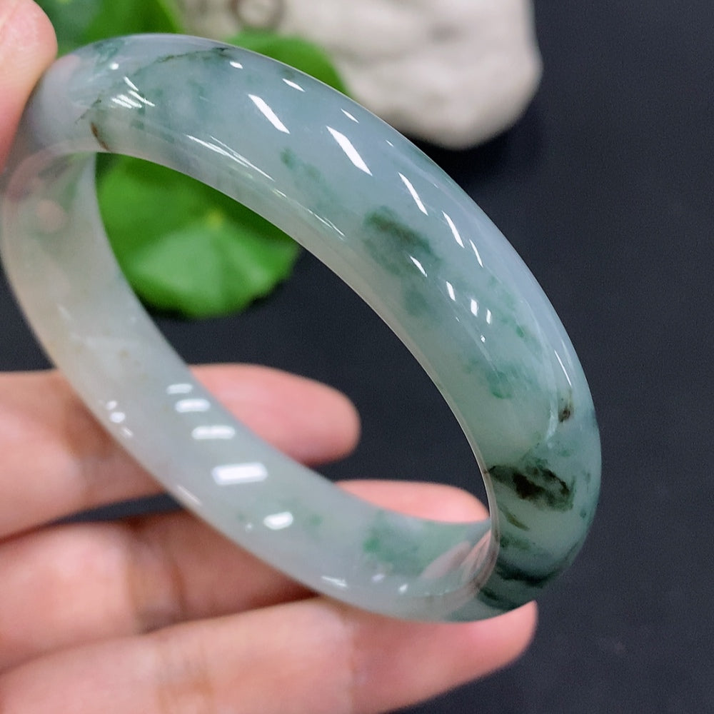 HUILIU HQ jadeite round bangle, size 57.2, weighs approx. 52.2g, showcasing smooth, polished green jade jewelry.