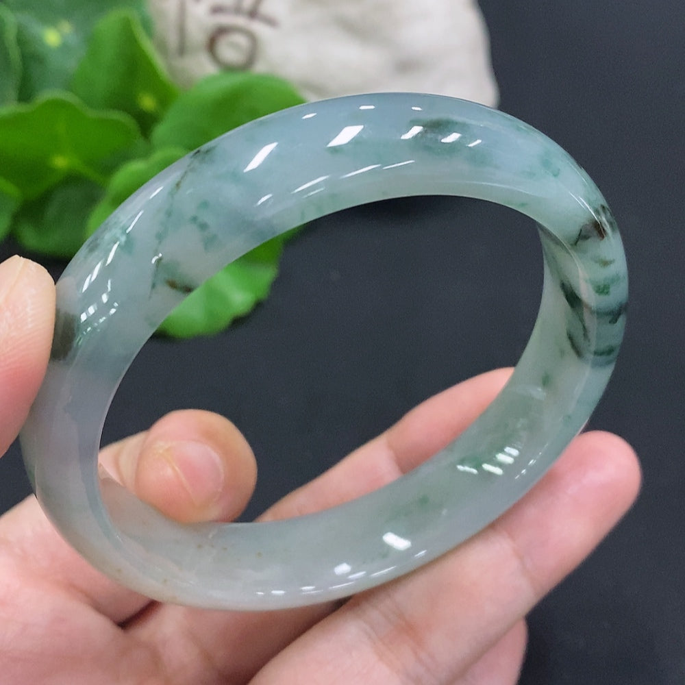 HUILIU HQ jadeite round bangle in size 57.2 with a total weight of 52.2g, showcasing smooth, polished green jade jewelry.