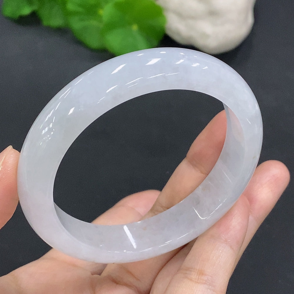 HUILIU HQ jadeite round bangle in size 57.3 with a total weight of 59.4g, showcasing smooth, polished jadeite jewelry.
