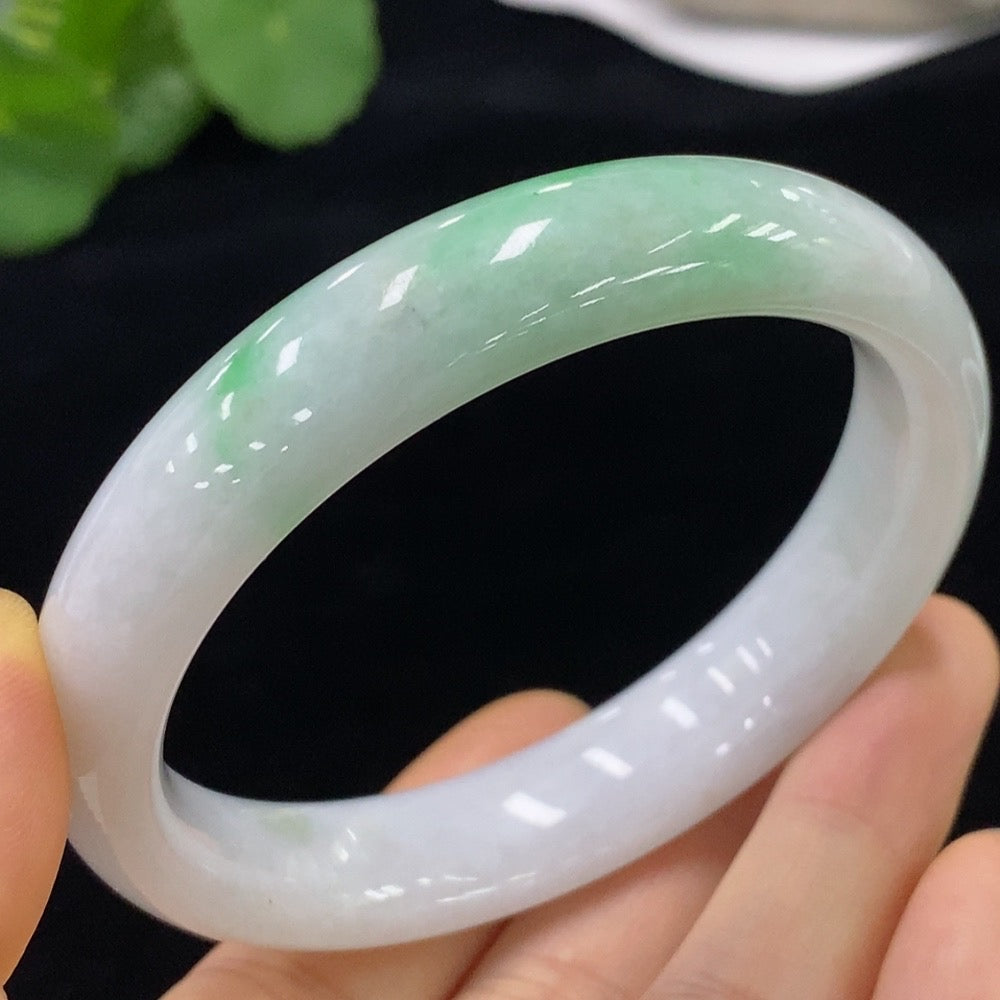 HUILIU HQ jadeite round bangle in size 58.4 with a total weight of 57.51g, showcasing smooth, polished jadeite craftsmanship.
