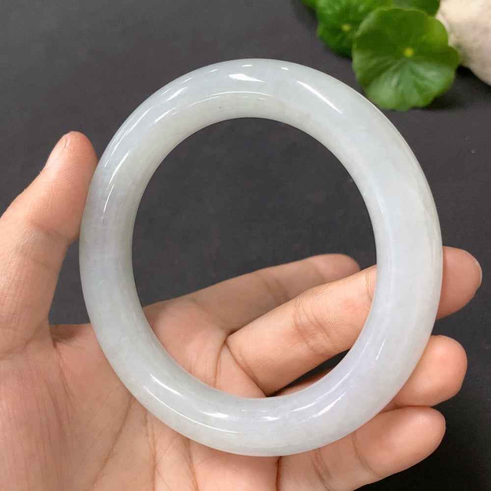 HUILIU HQ jadeite round bangle in size 59.2, showcasing smooth, polished jade with a total weight of 85.142g