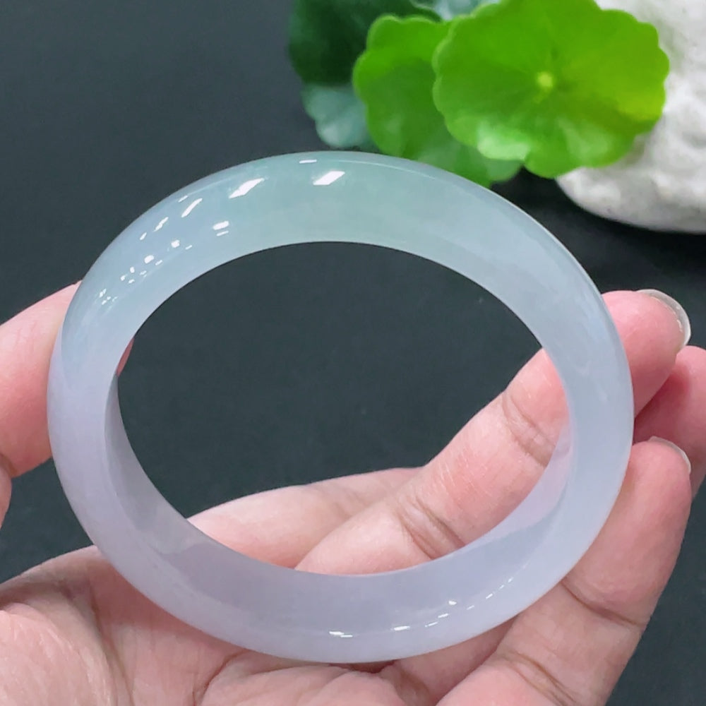 HUILIU HQ jadeite round bracelet weighing 52.6g with a size of 53.6, featuring smooth jade beads and a polished finish.