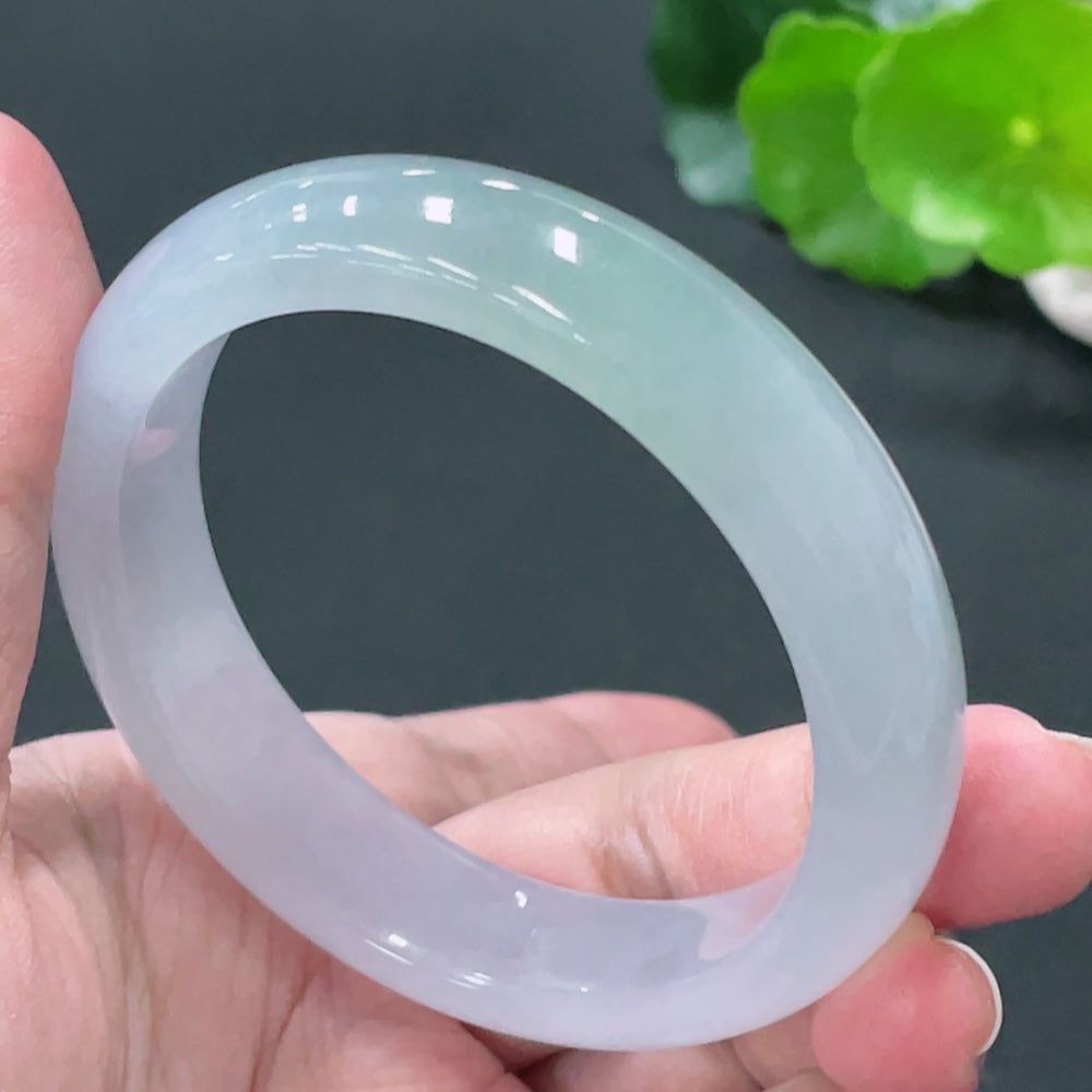 HUILIU HQ jadeite round bracelet with a total weight of 52.6g and size 53.6, featuring smooth, polished green jade stones.