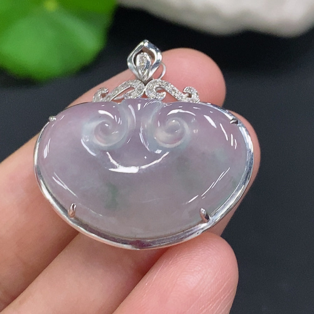 Jadeite Ruyi pendant in 18K gold with intricate inlay, weighing approximately 4.3 grams, from HUILIU HQ.