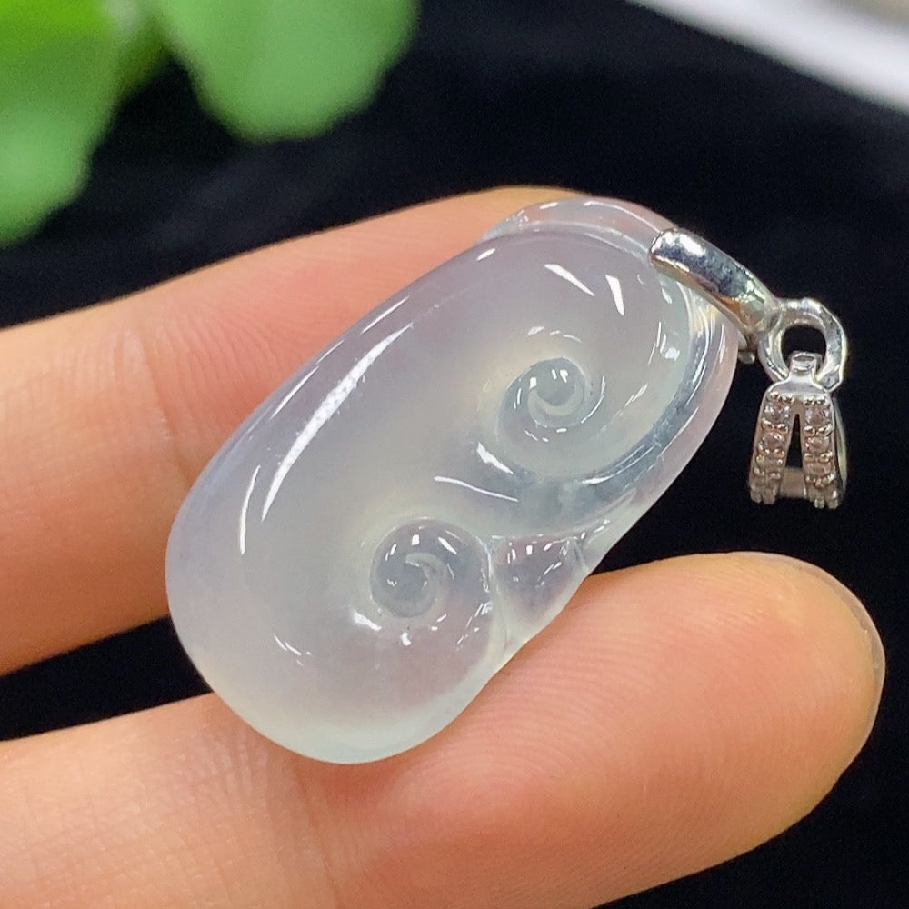 HUILIU HQ jadeite Ruyi pendant, non-gold, approximately 5.52g, featuring smooth, polished jade with intricate Ruyi design.