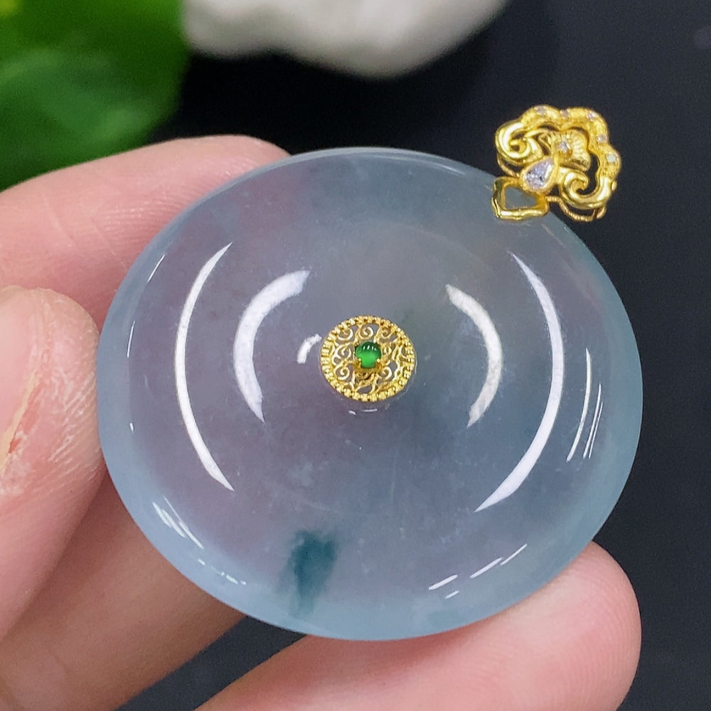 HUILIU HQ jadeite safety buckle in 18K gold with diamond accent stones, weighing approximately 10.9 grams.