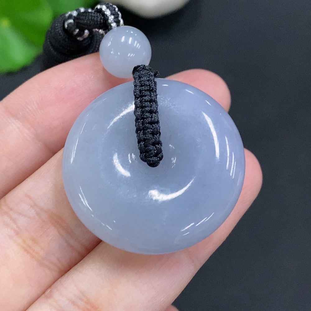 HUILIU HQ Jadeite safety buckle with rope, weighing approximately 19.6g, featuring a smooth jade surface and secure clasp design.