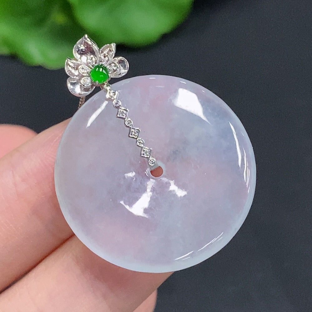 HUILIU HQ jadeite safety buckle with 18K gold clasp, diamond accents, on a non-gold-inlaid chain, weighing approx. 7.4g