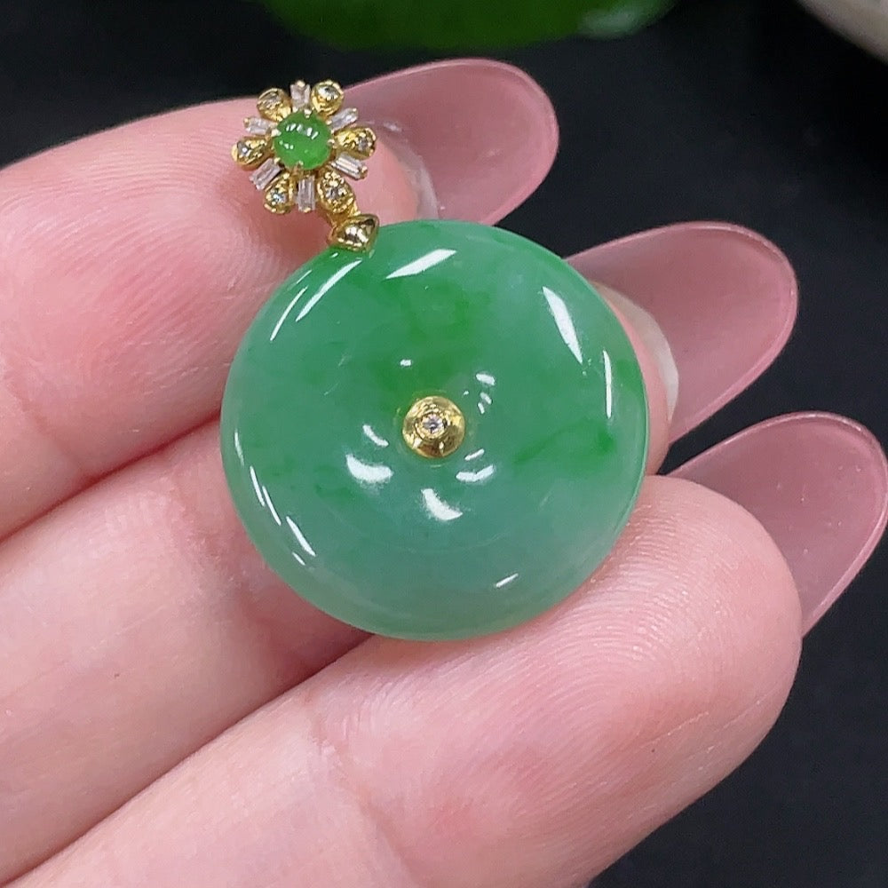 HUILIU HQ Jadeite safety pendant with 18K gold and diamond accents, featuring a smooth jade stone and elegant design.