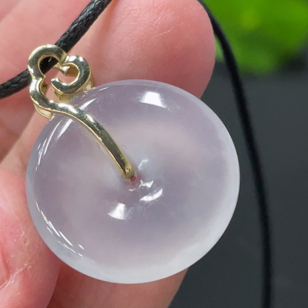 HUILIU HQ jadeite safety pendant with 18K gold clasp, non-gold rope, approximately 3.5g, showcasing smooth, polished jade jewelry.