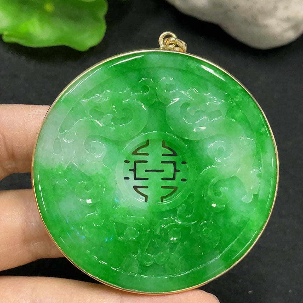 HUILIU HQ jadeite inlaid piece with 73% gold clasp and 72% gold main body, weighing approximately 28.34g.