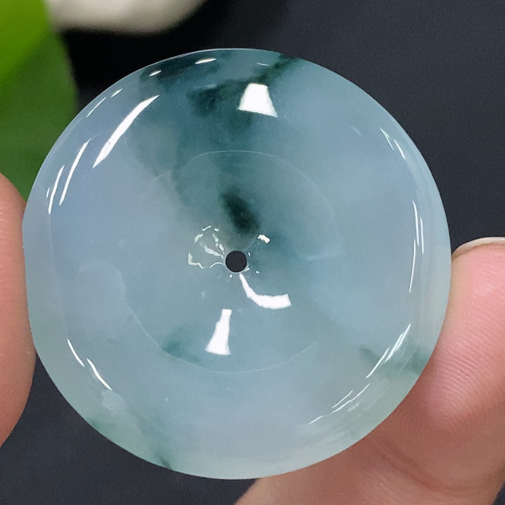 HUILIU HQ jadeite pendant with peace buckle, approximately 10.94g, showcasing smooth, polished green jade stone.