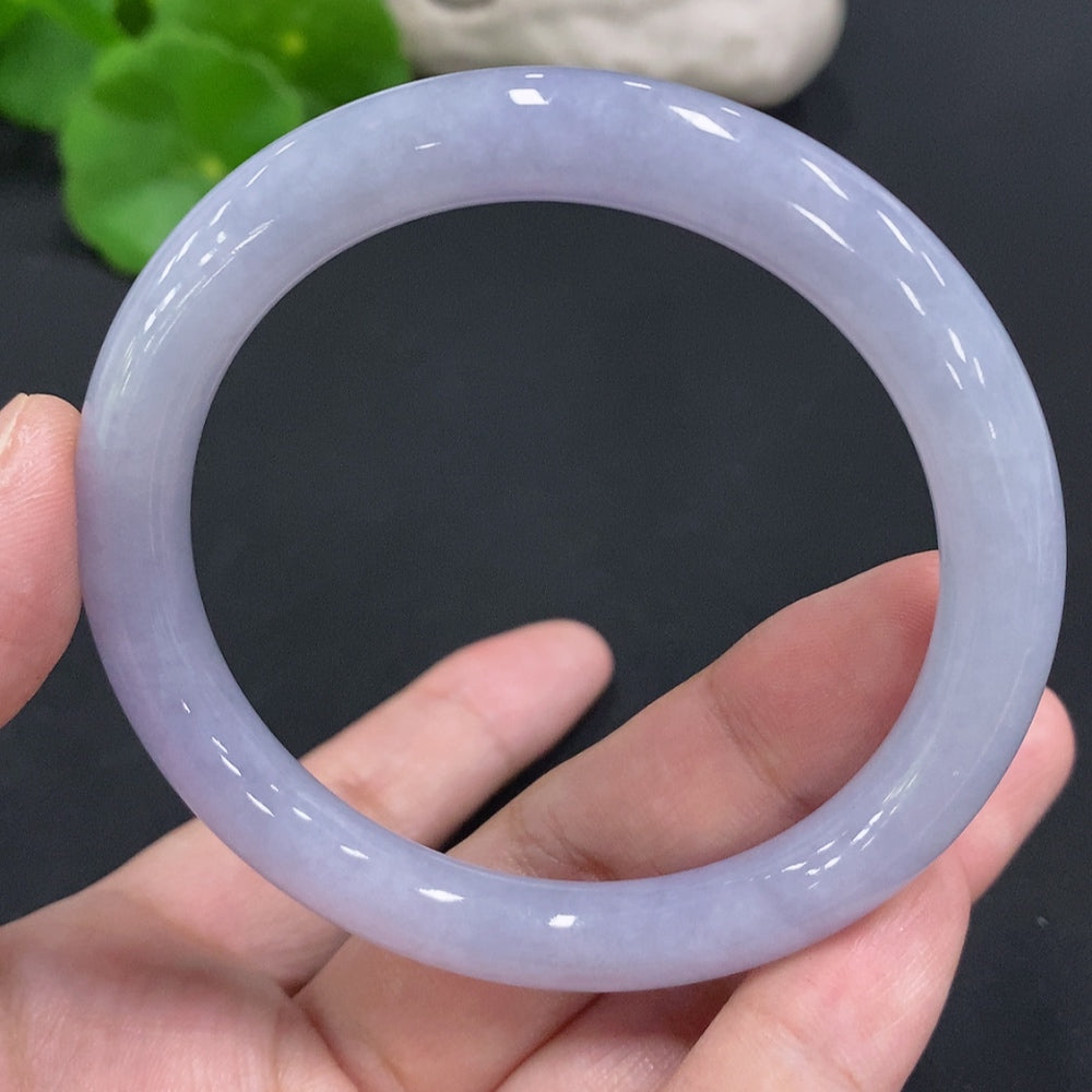 HUILIU HQ jadeite round bangle bracelet in size 55, smooth green jade jewelry, weighs approximately 38.4g.