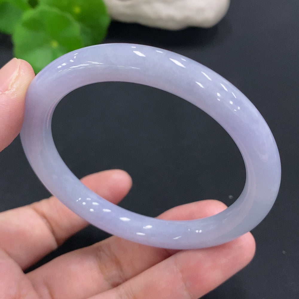 HUILIU HQ jadeite round bangle bracelet in size 55, weighing approximately 38.4g, featuring smooth jade surface and polished finish.