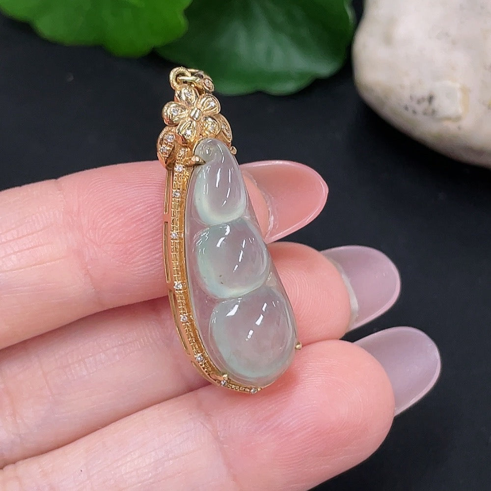 Jadeite Lucky Bean Pendant, 18K Gold, Total Weight Approx. 3.7g (with Diamond Accents)