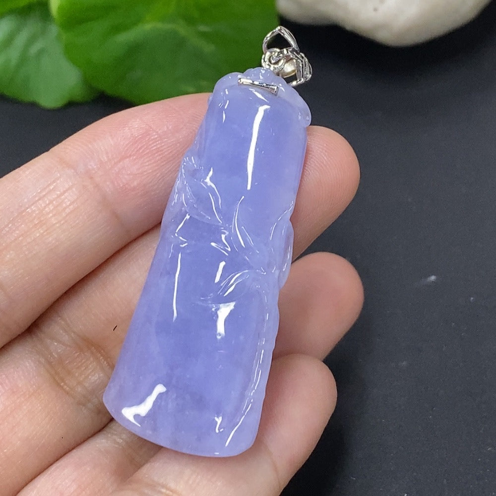 Jadeite Bamboo Pendant with 18K Gold Clasp (Diamond Accented)