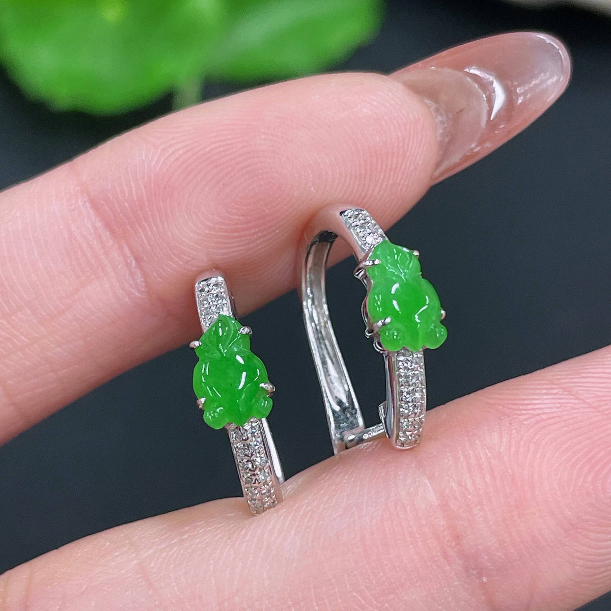 HUILIU HQ jadeite earrings set in 18k gold with diamond accents, weighing approximately 2.47 grams, elegant jewelry for women