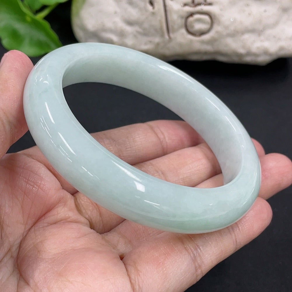 Jadeite Round Bangle, Total Weight Approx. 66.6g, Size 58