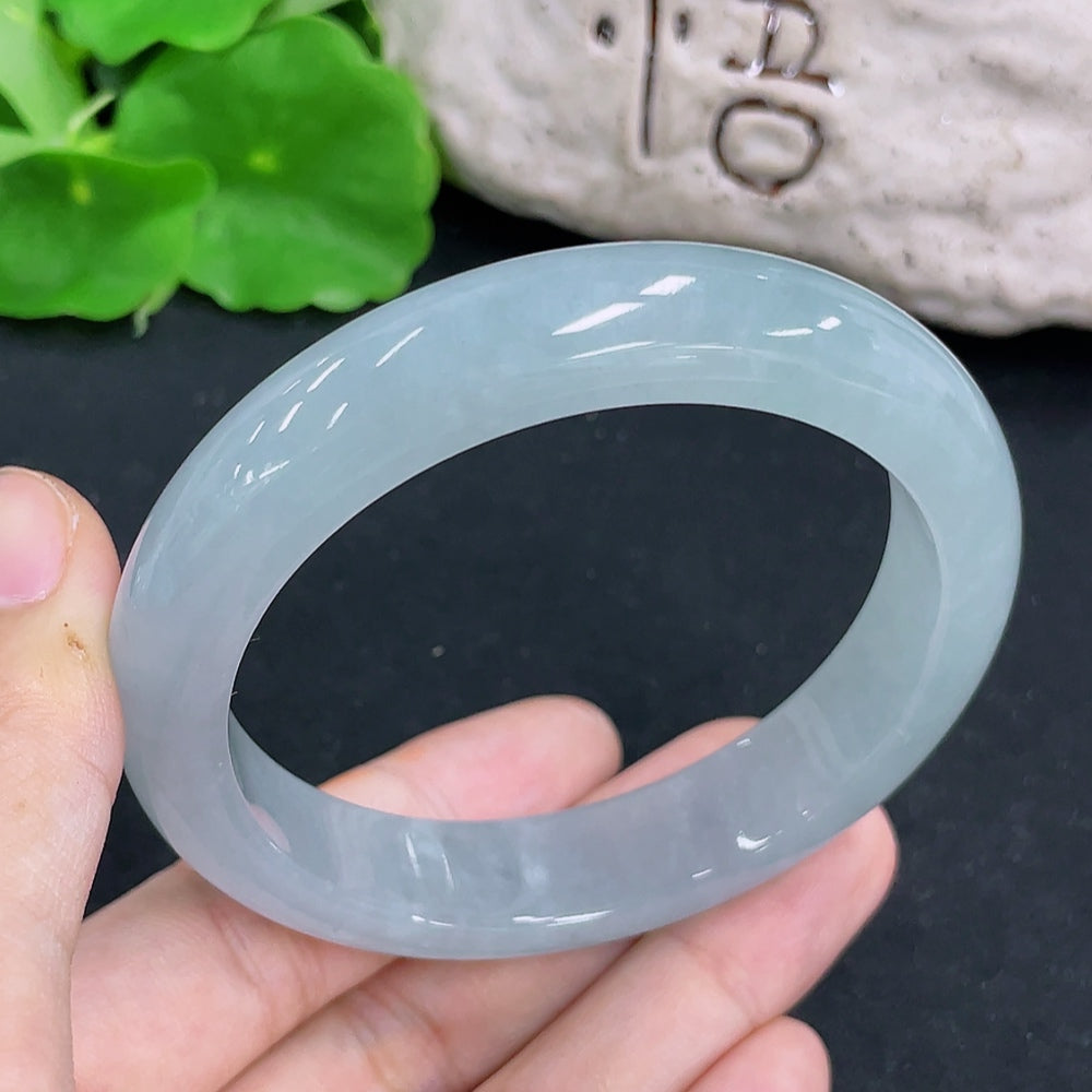 Jadeite Round Bangle