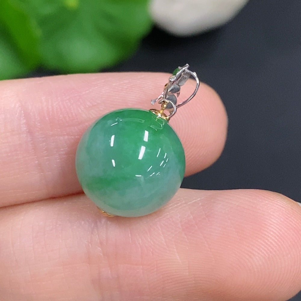 Jadeite Single Bezel Pendant with 18K Gold Clasp, Non-Diamond
